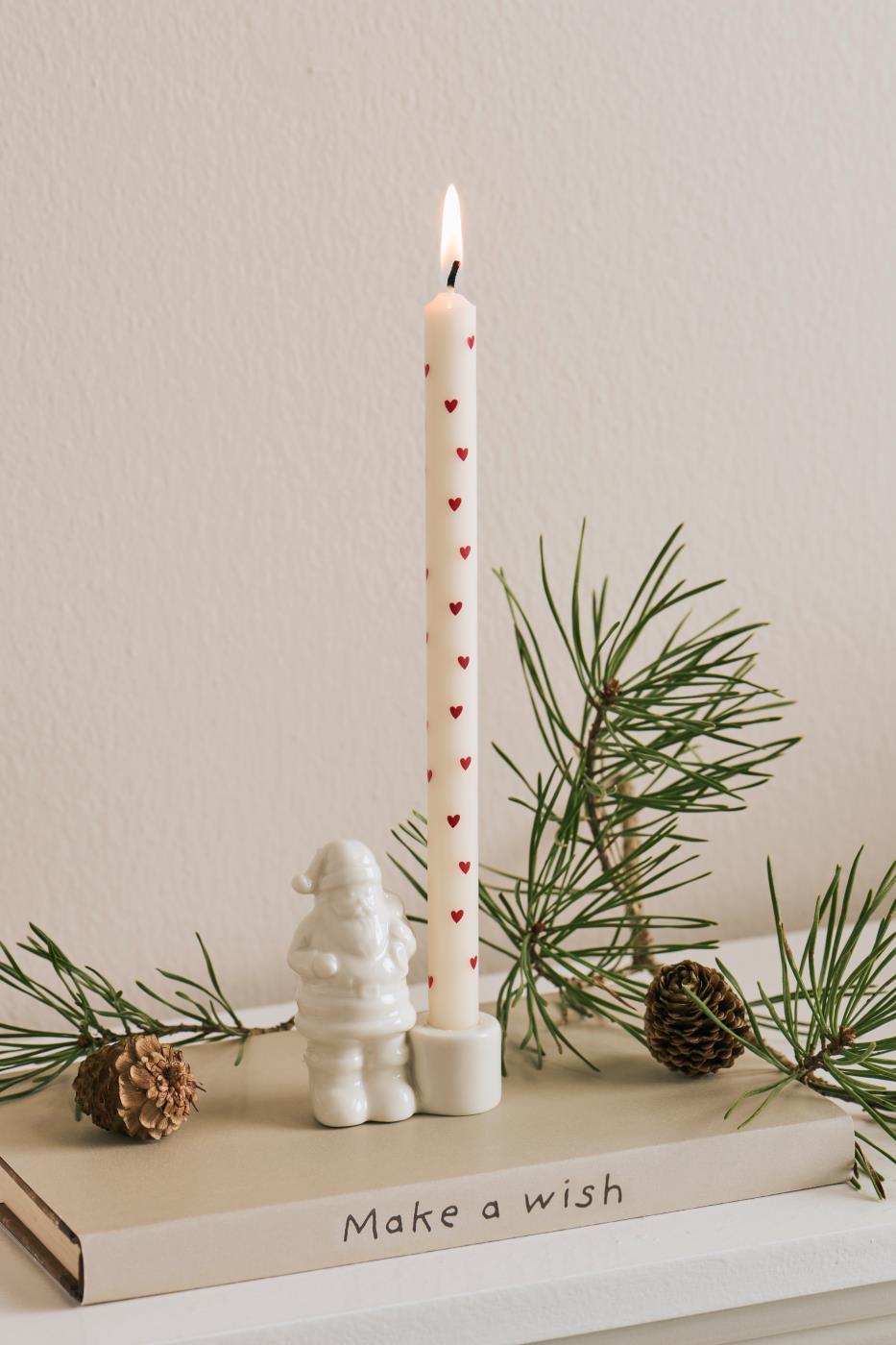 IB LAURSEN DÜNNE HOHE KERZE MIT ROTEN HERZEN - DURCHMESSER 1,3 cm 