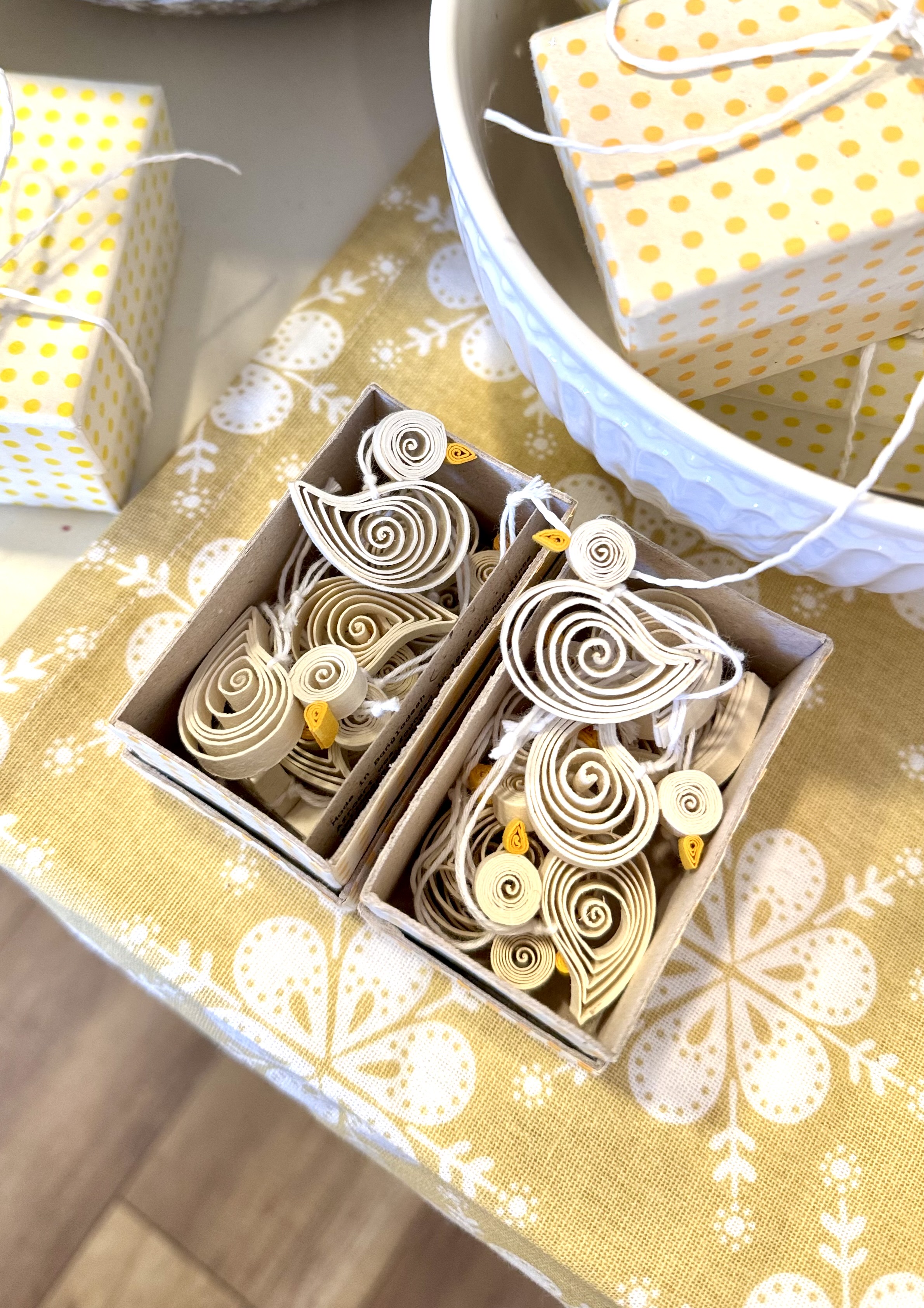 A WORLD OF CRAFT - Papierente Anhänger - 10 Stück in einer Box  