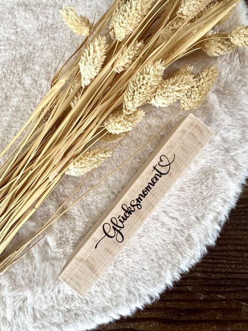 Herz im Holz - Foto- und Kartenständer Glücksmoment 