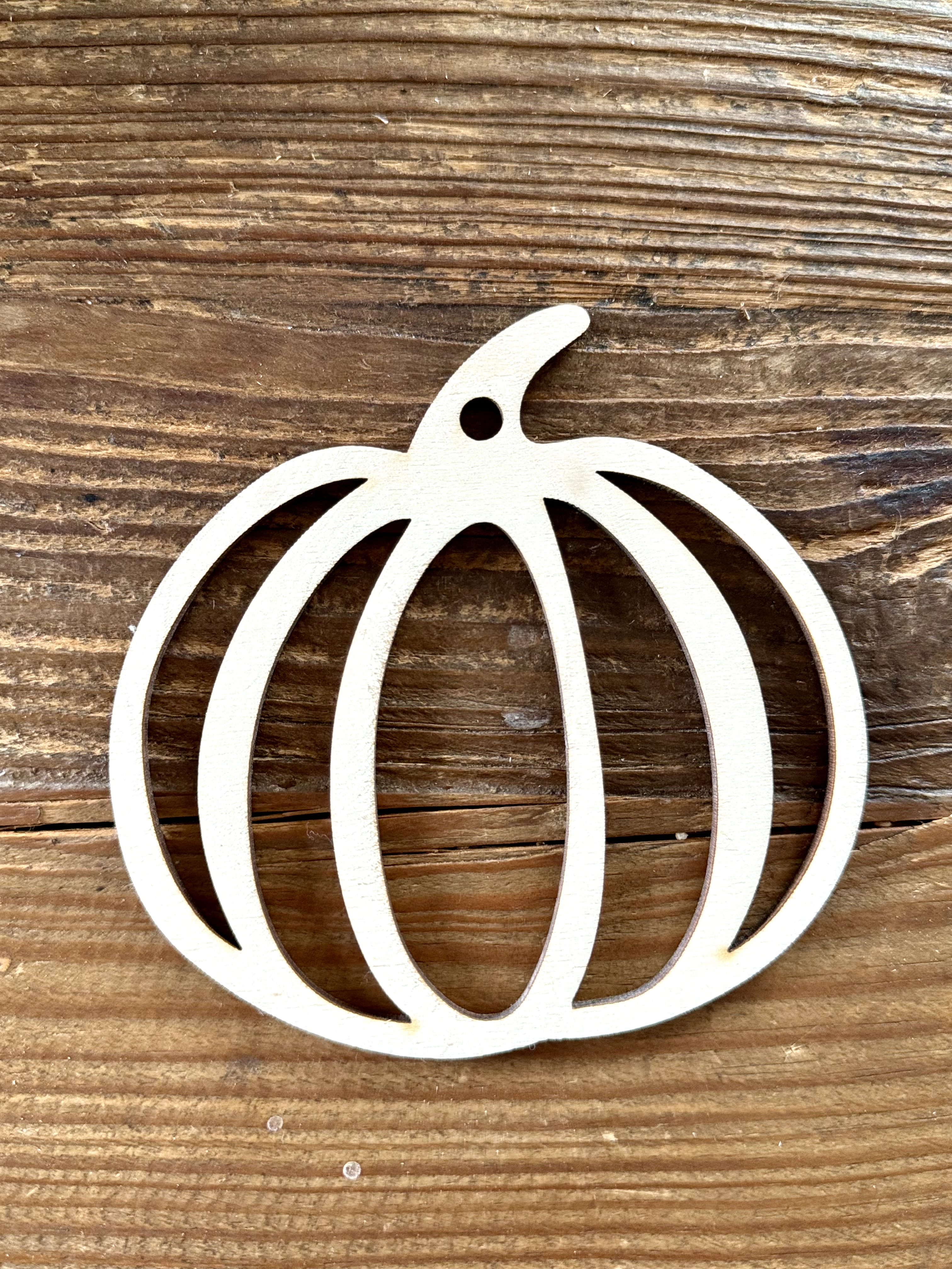 Anhänger Kürbis aus Holz - Breite 12 cm 