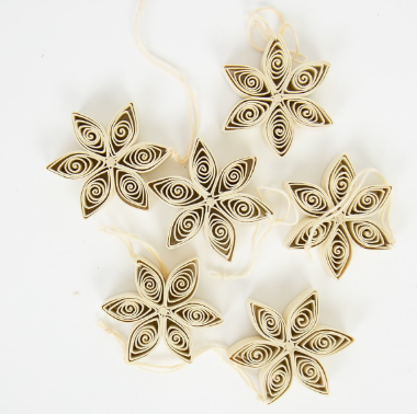 QUILLED MINI CHRISTMAS ORNAMENT CREME - 6 Stück in einer Box   