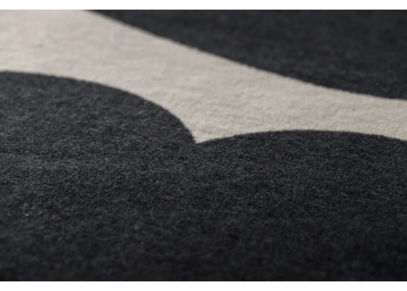 David Fussenegger - LUCA FLANELLDECKE "PFLANZE" Farbe: Creme/Schwarz 