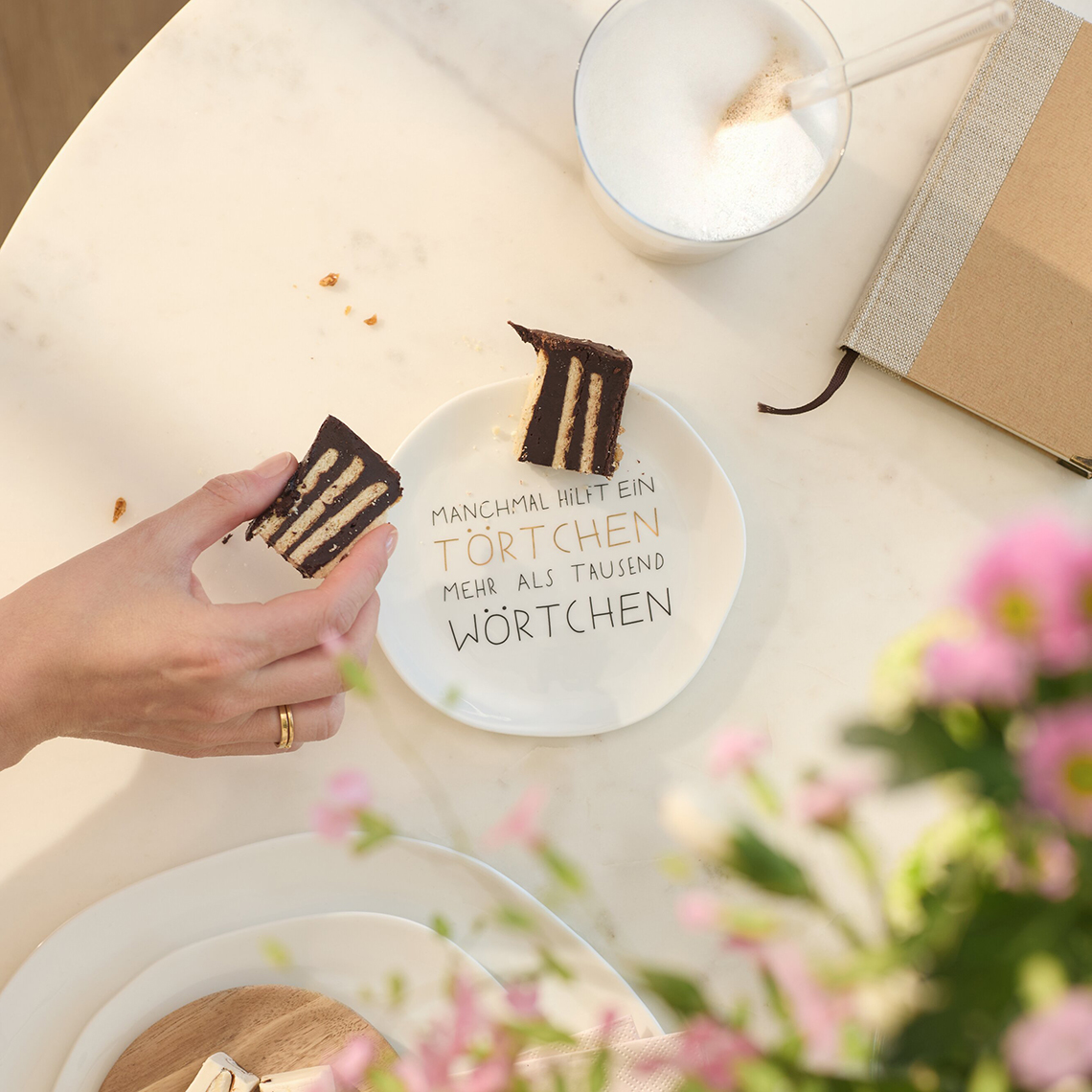 RÄDER TELLER KLEIN MANCHMAL HILFT EIN TÖRTCHEN....