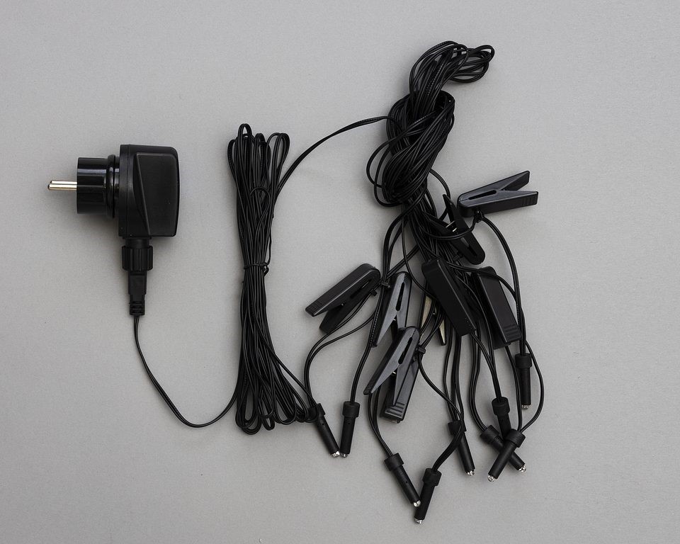 Sterntaler Mini Sternenkette - Weiß - In- und Outdoor - 9 Sterne mit Durchmesser je 12 cm 