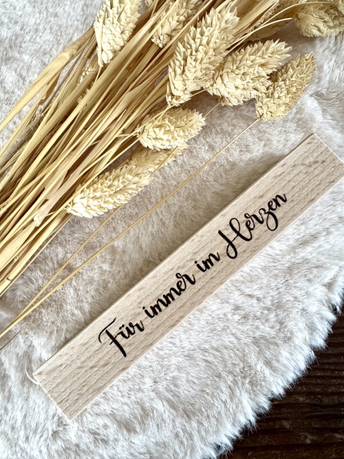 Herz im Holz - Foto- und Kartenständer Für immer im Herzen 