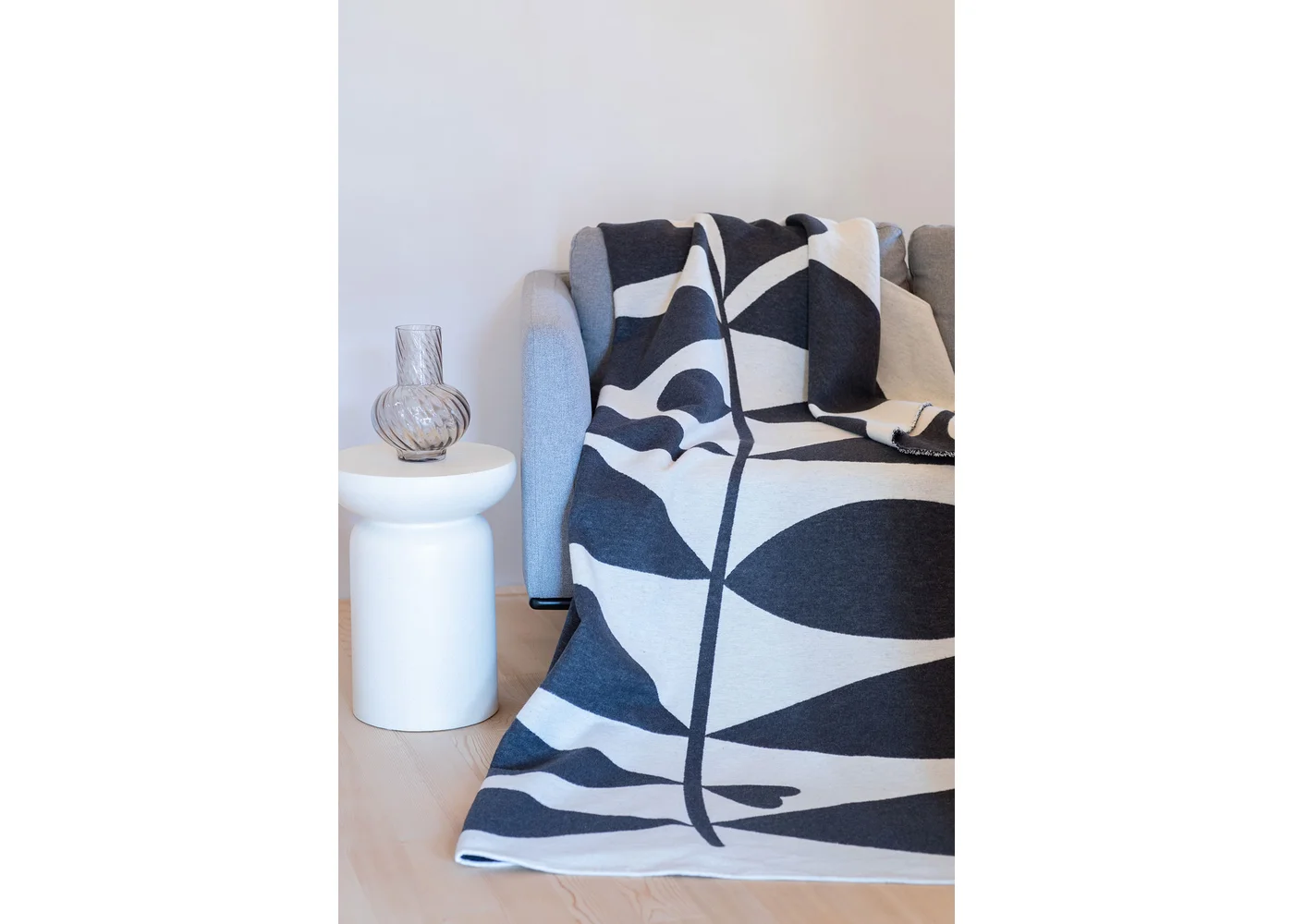 David Fussenegger - LUCA FLANELLDECKE "PFLANZE" Farbe: Creme/Schwarz 