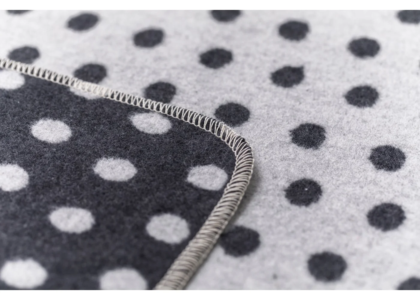 David Fussenegger - SILVRETTA FLANELLDECKE PUNKTE - 200 x 140 CM