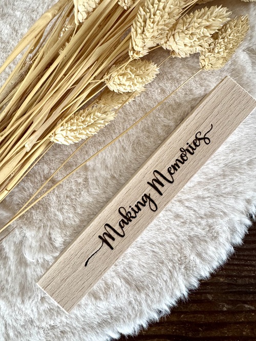 Herz im Holz - Foto- und Kartenständer Making Memories 